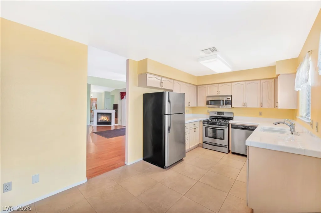 4428 La Madre, North Las Vegas, NV 89031
