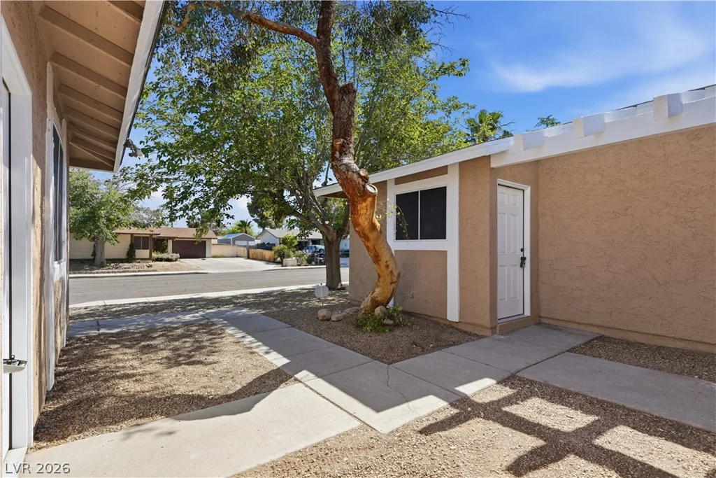 5416 Burntwood, Las Vegas, NV 89108