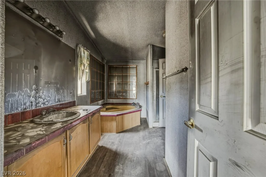 3991 Tahachapi, Pahrump, NV 89048