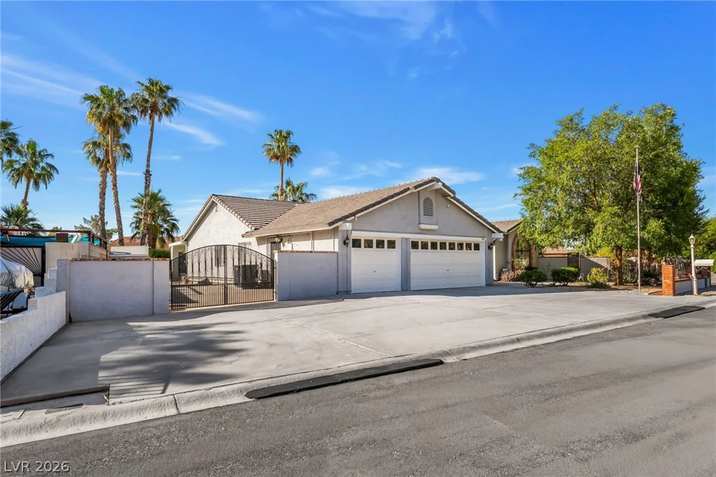 3181 Shadow Bluff, Las Vegas, NV 89120