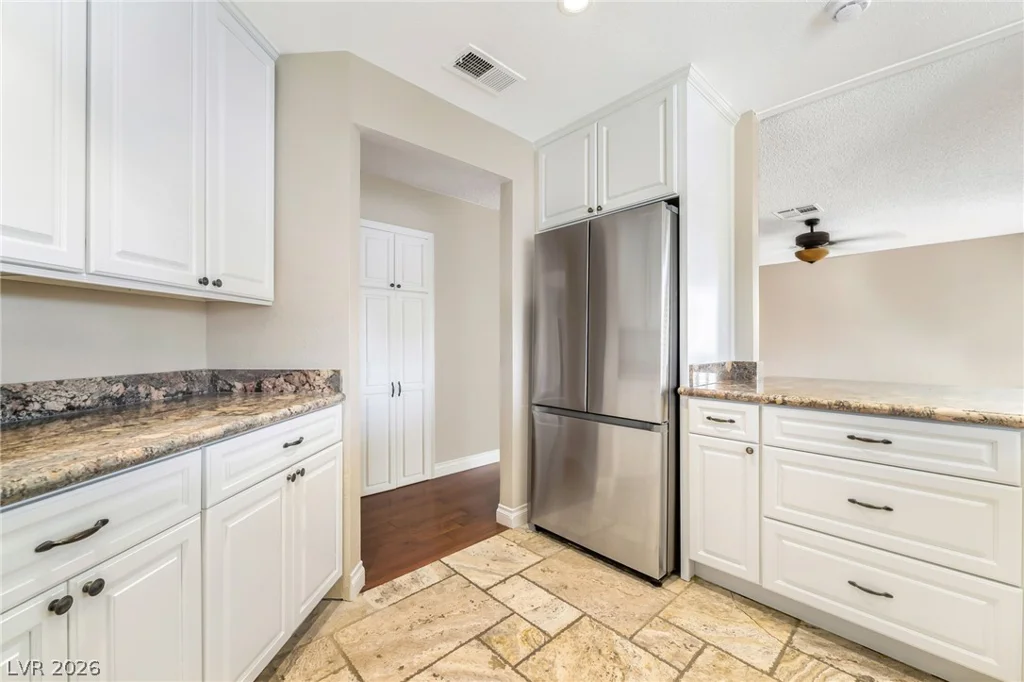 3181 Shadow Bluff, Las Vegas, NV 89120