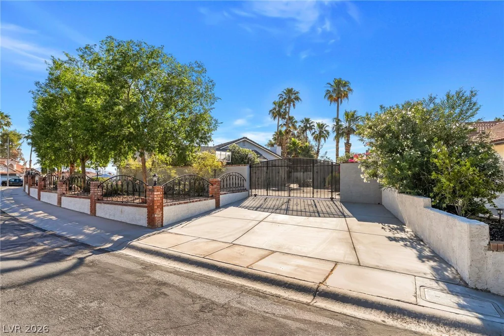 3181 Shadow Bluff, Las Vegas, NV 89120