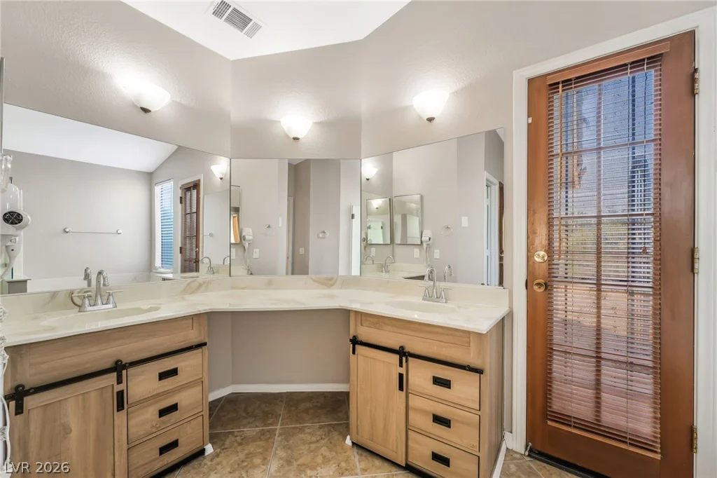 3181 Shadow Bluff, Las Vegas, NV 89120