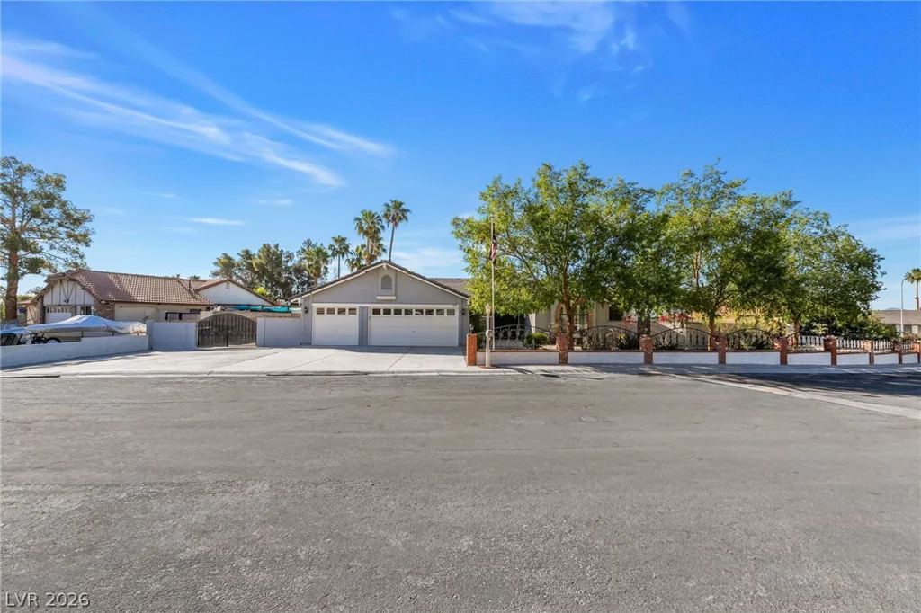 3181 Shadow Bluff, Las Vegas, NV 89120