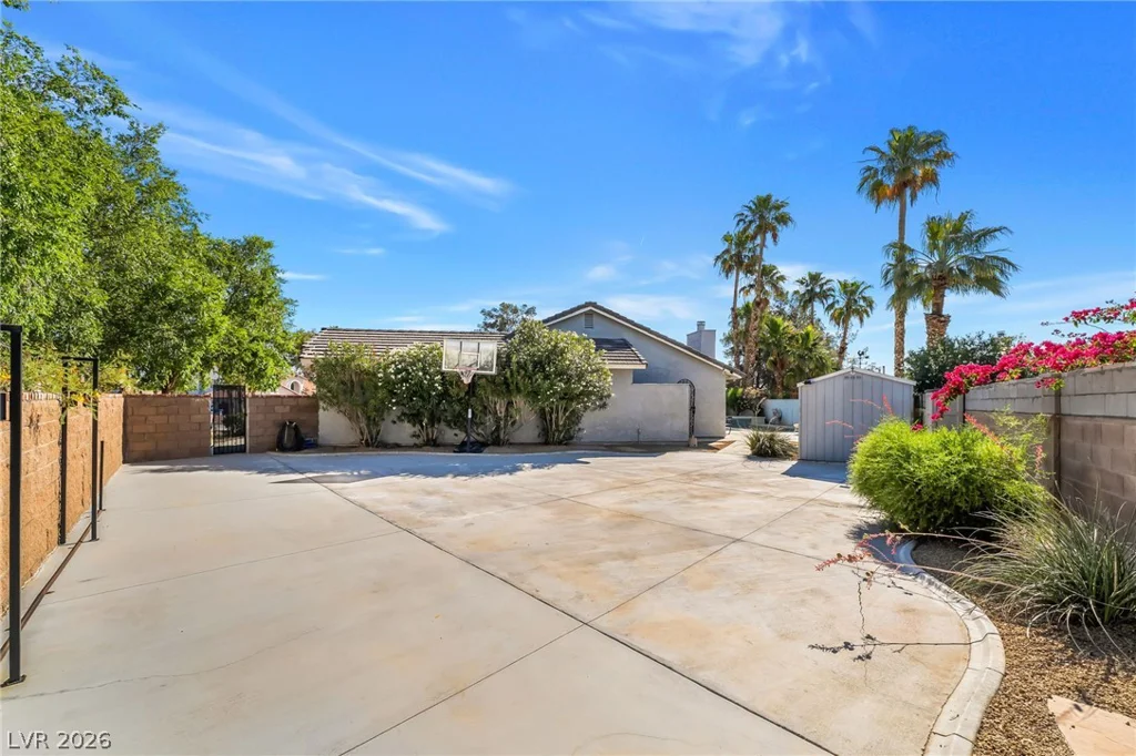 3181 Shadow Bluff, Las Vegas, NV 89120