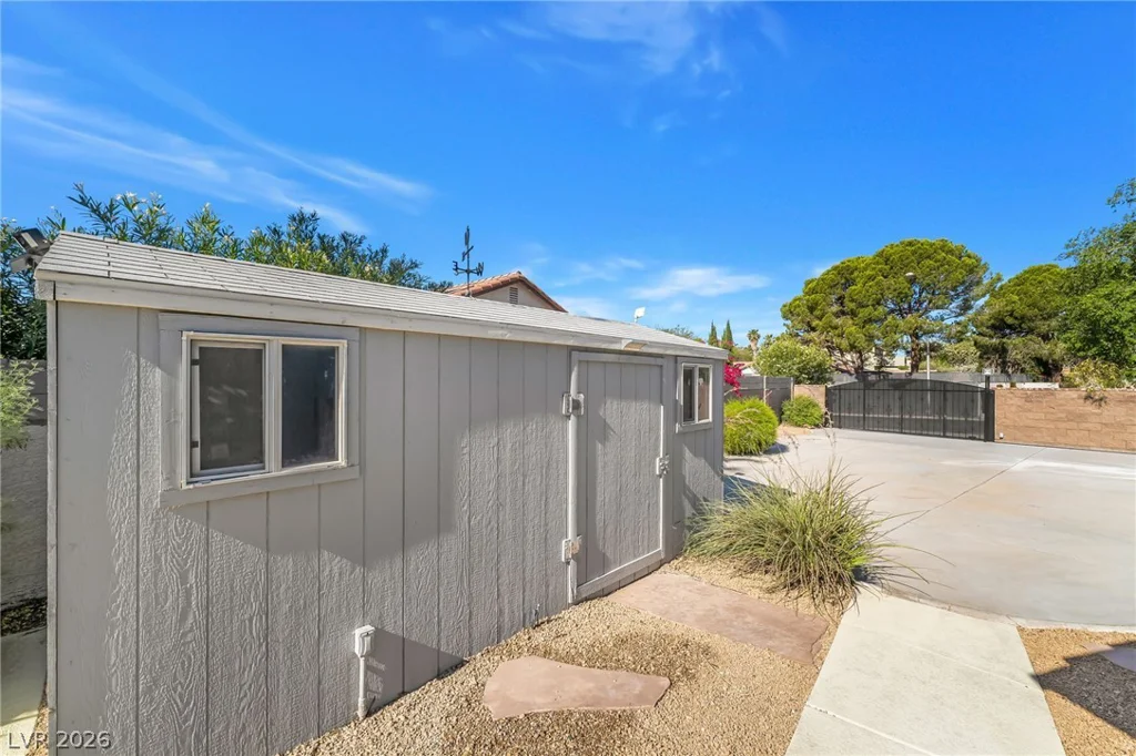 3181 Shadow Bluff, Las Vegas, NV 89120