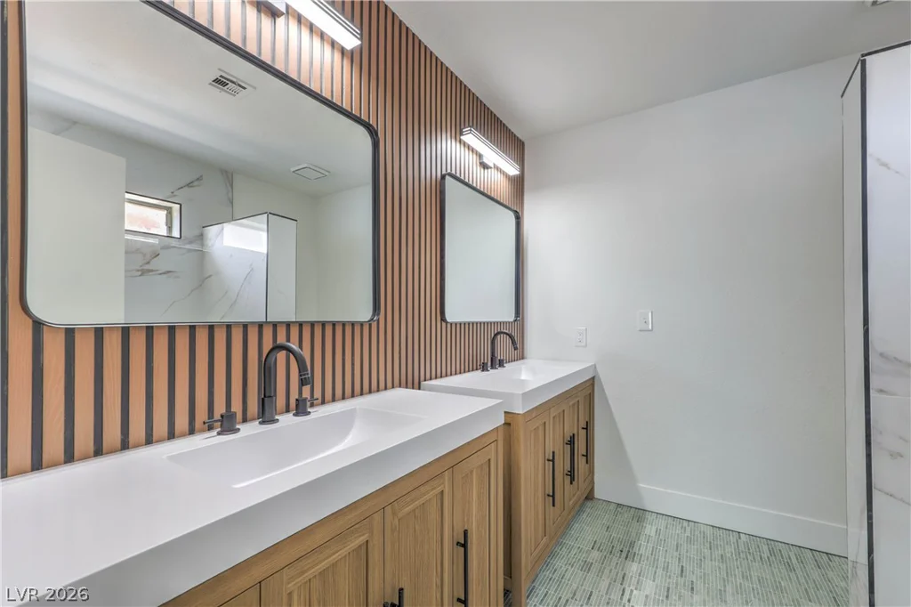 2215 Little River, Las Vegas, NV 89156