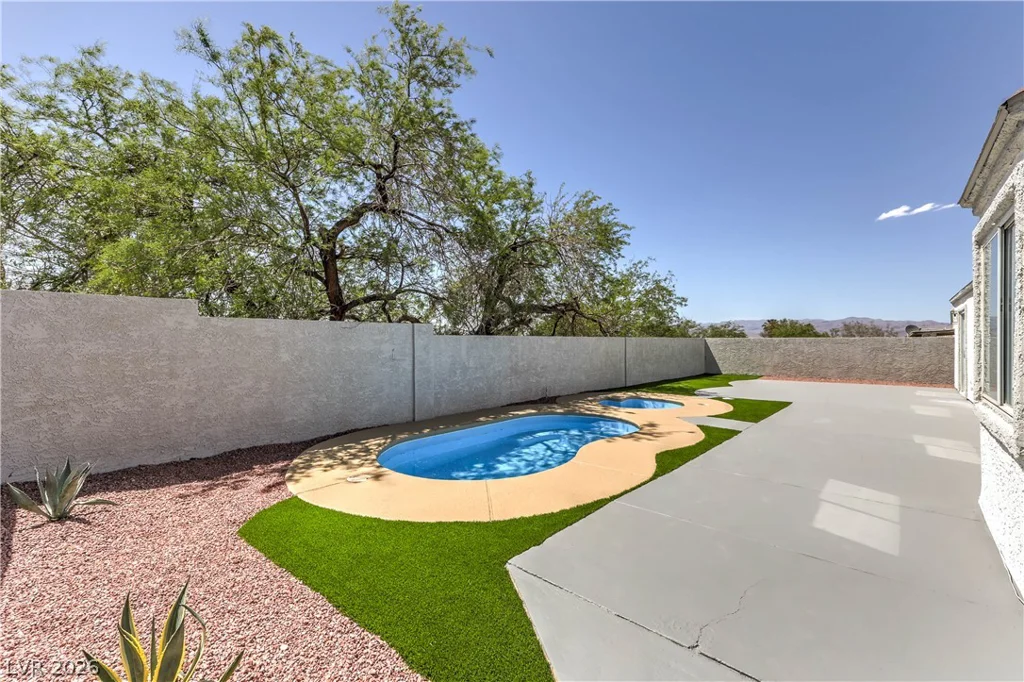 2215 Little River, Las Vegas, NV 89156