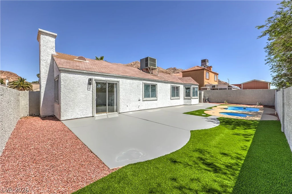 2215 Little River, Las Vegas, NV 89156