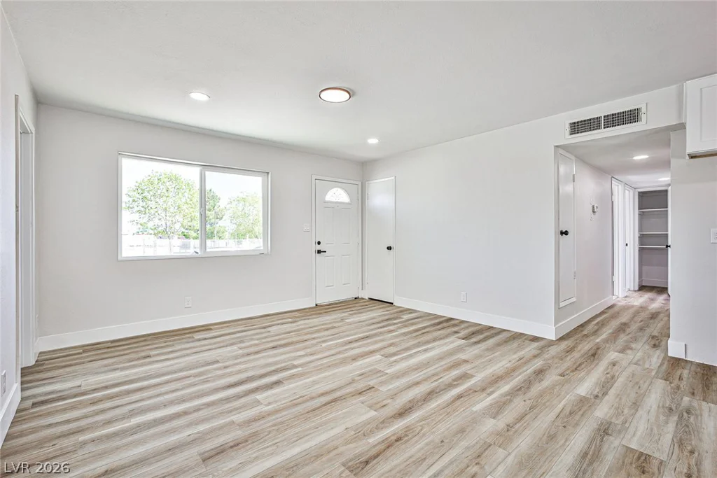 704 Kraemer, Las Vegas, NV 89107