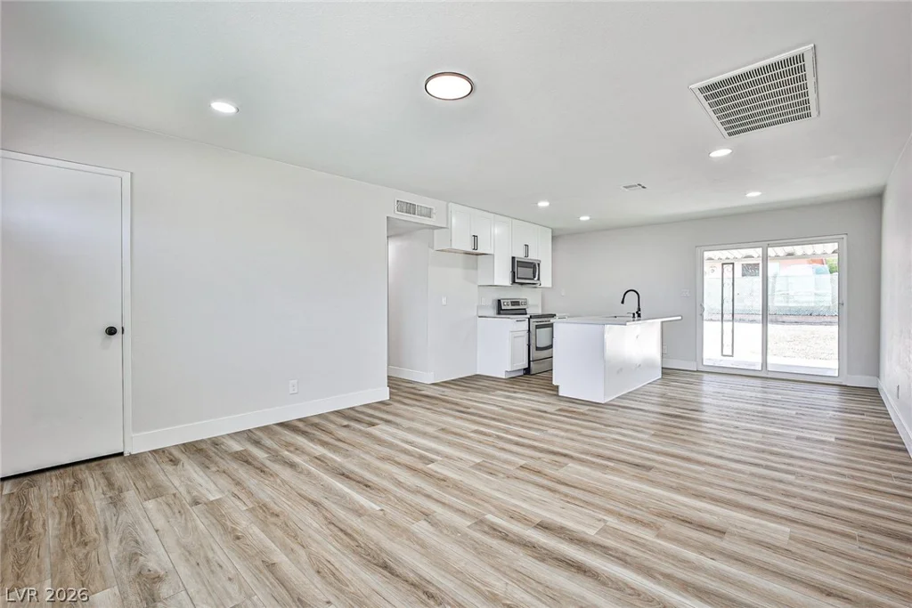 704 Kraemer, Las Vegas, NV 89107