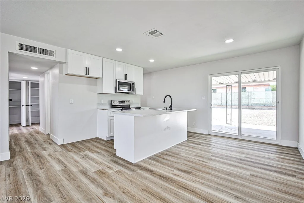 704 Kraemer, Las Vegas, NV 89107