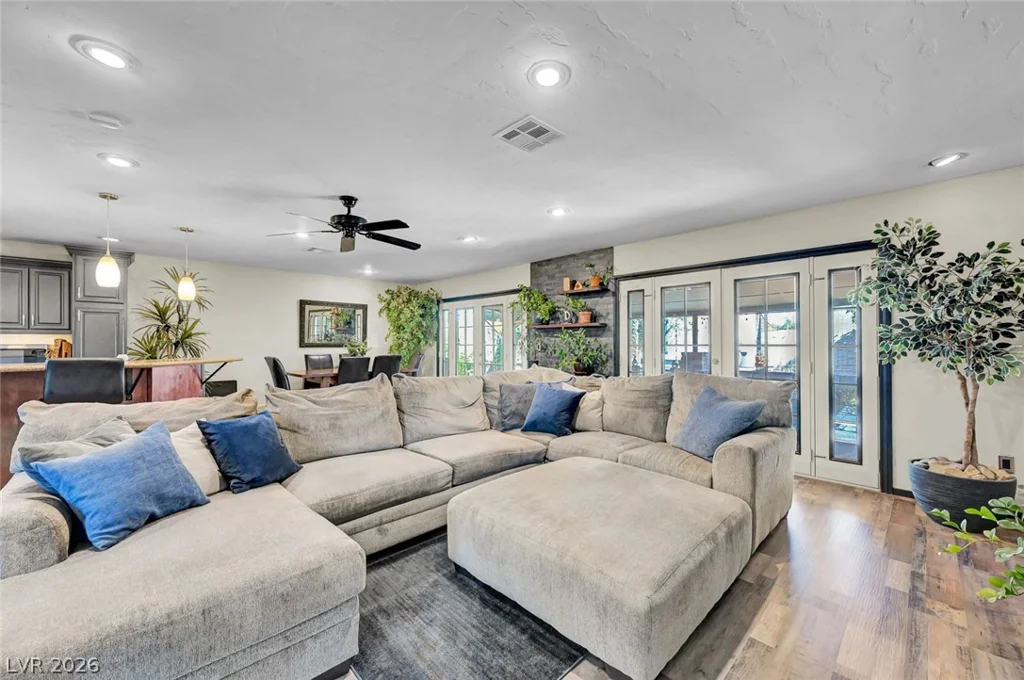 3949 Brighthill, Las Vegas, NV 89121