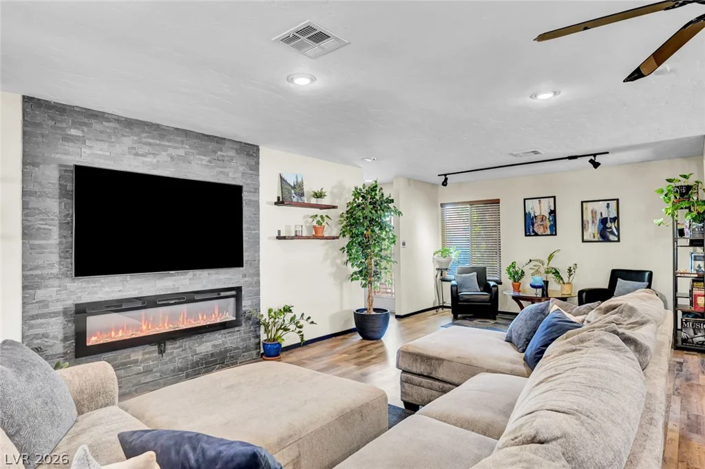 3949 Brighthill, Las Vegas, NV 89121