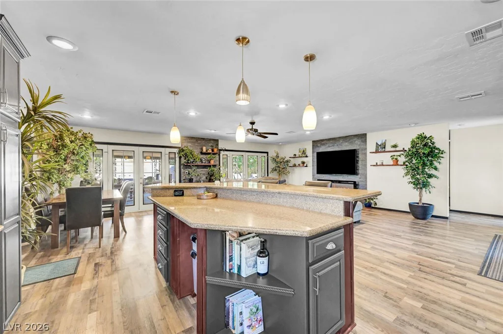 3949 Brighthill, Las Vegas, NV 89121