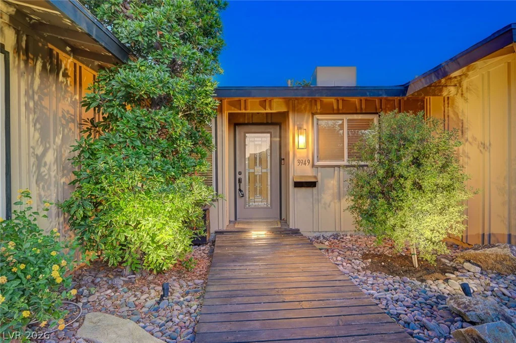 3949 Brighthill, Las Vegas, NV 89121