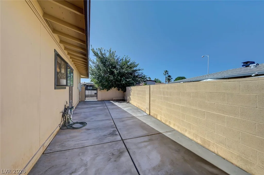 3949 Brighthill, Las Vegas, NV 89121