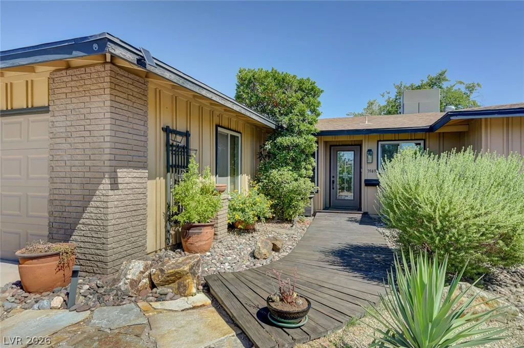 3949 Brighthill, Las Vegas, NV 89121