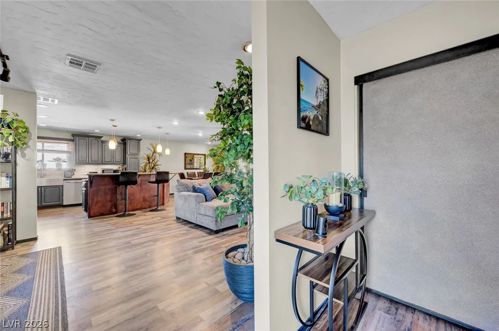 3949 Brighthill, Las Vegas, NV 89121