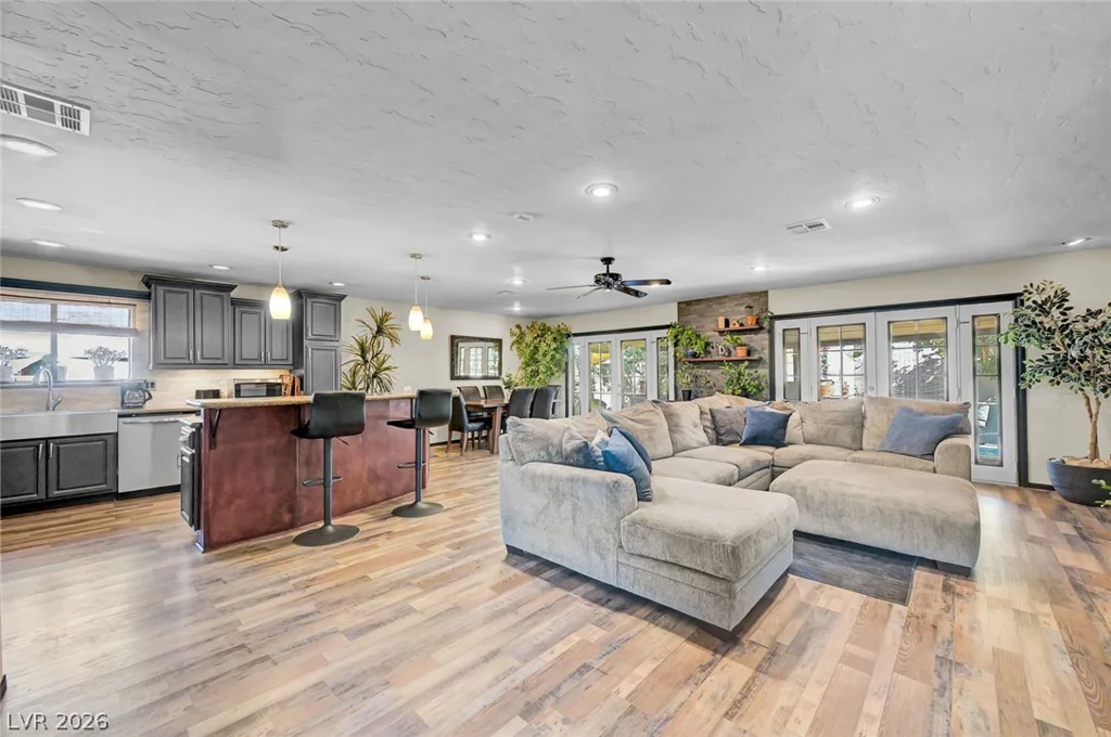 3949 Brighthill, Las Vegas, NV 89121