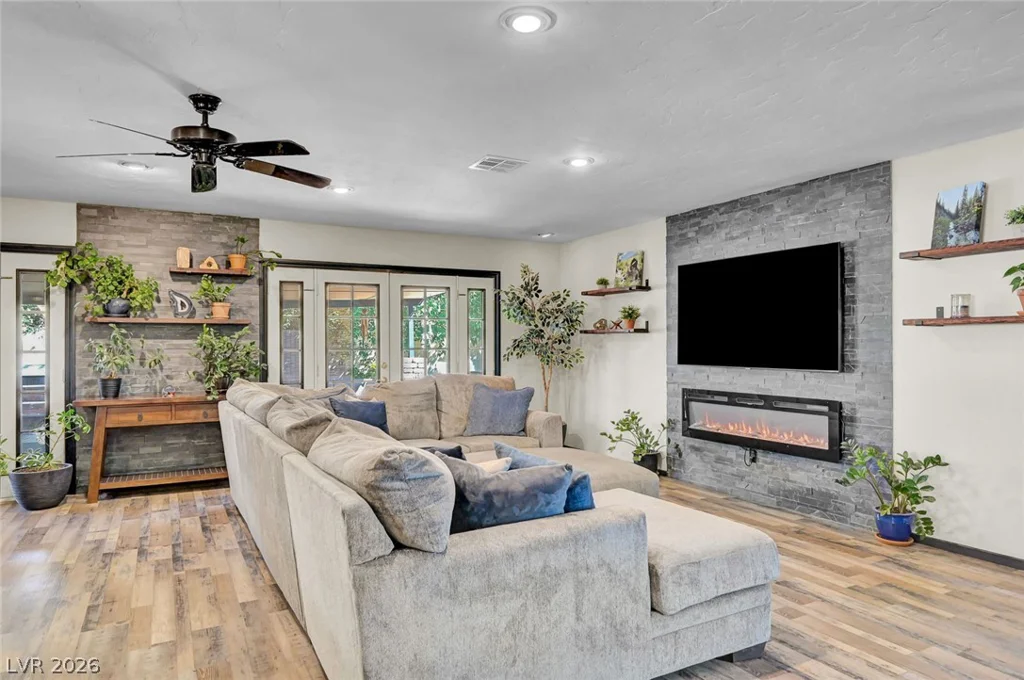 3949 Brighthill, Las Vegas, NV 89121