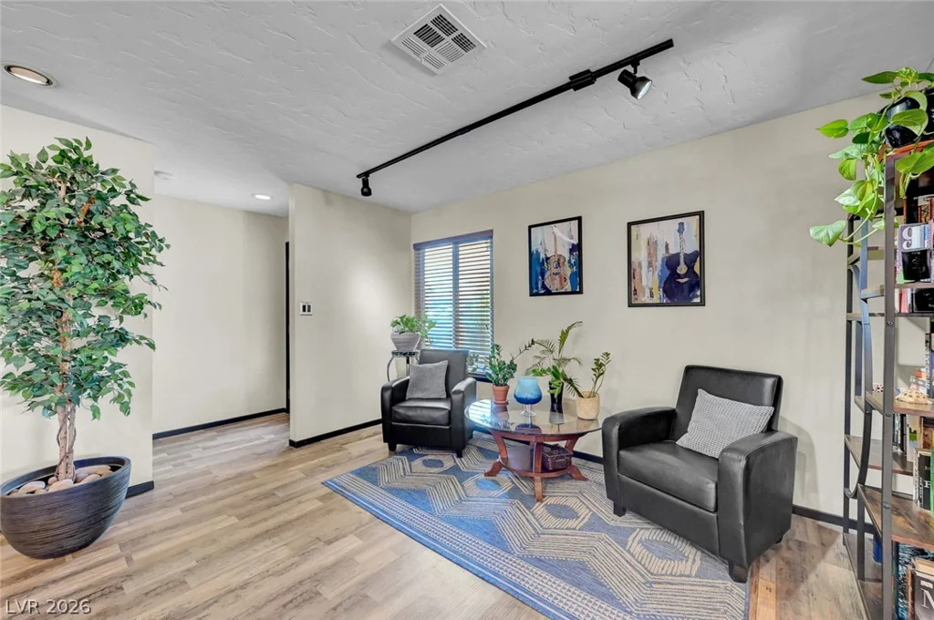 3949 Brighthill, Las Vegas, NV 89121