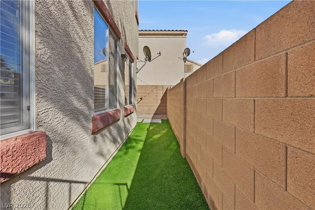 10876 Avenzano, Las Vegas, NV 89141