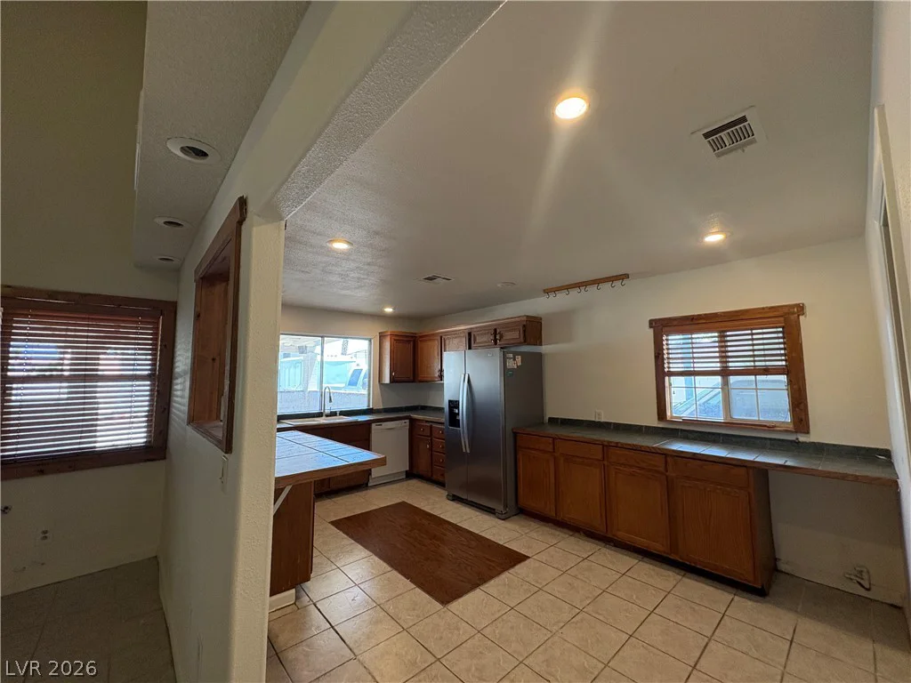 6808 Evanston, Las Vegas, NV 89108