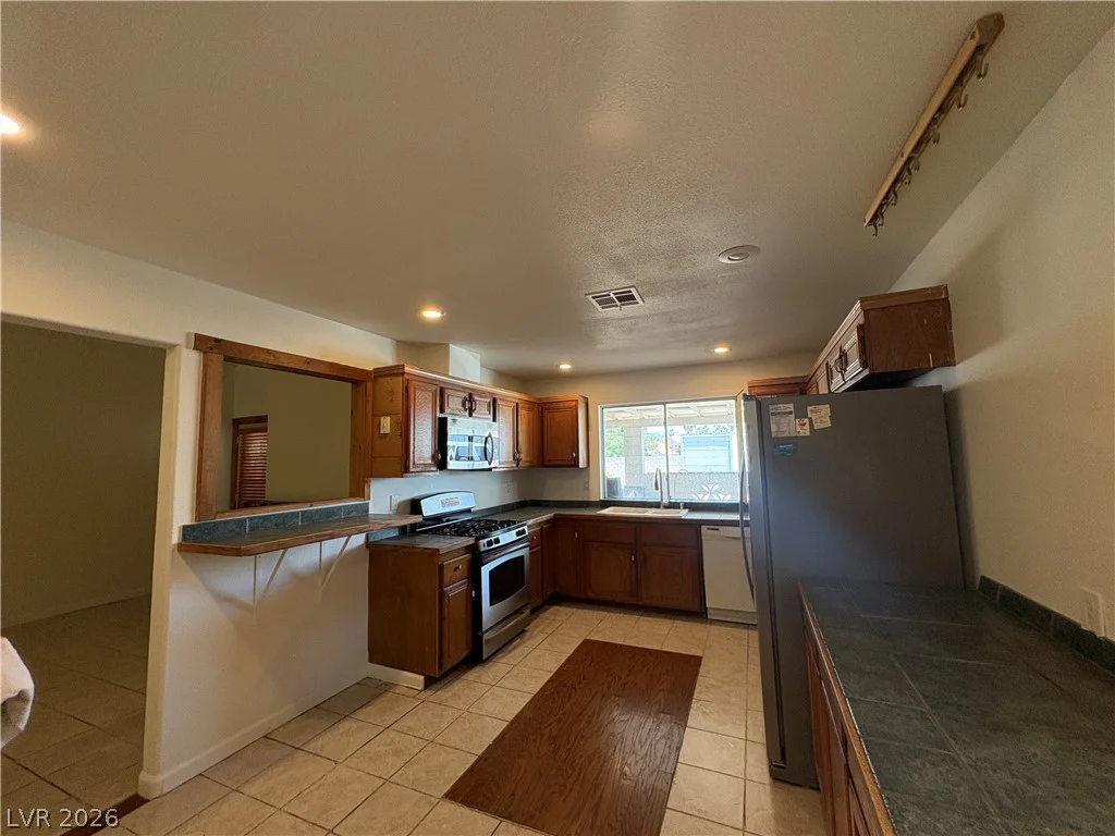 6808 Evanston, Las Vegas, NV 89108