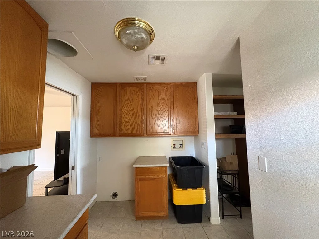 6808 Evanston, Las Vegas, NV 89108