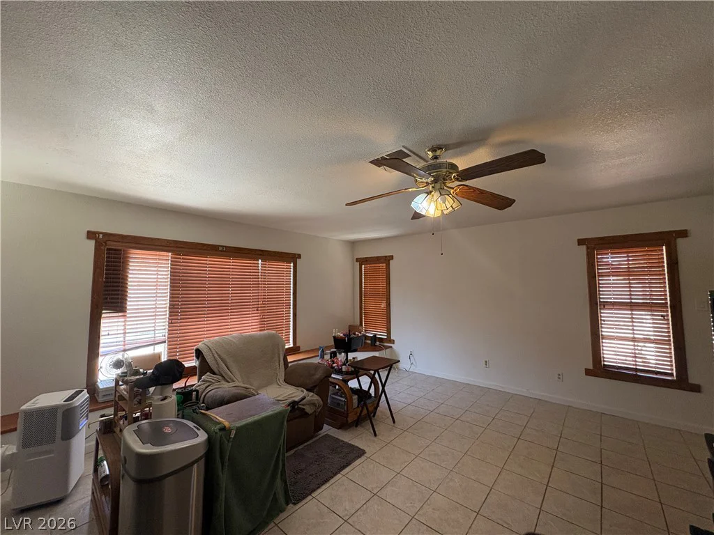 6808 Evanston, Las Vegas, NV 89108