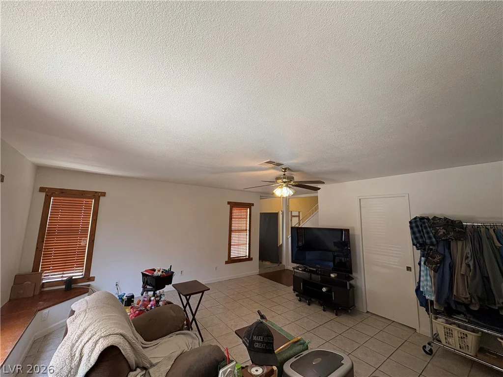6808 Evanston, Las Vegas, NV 89108