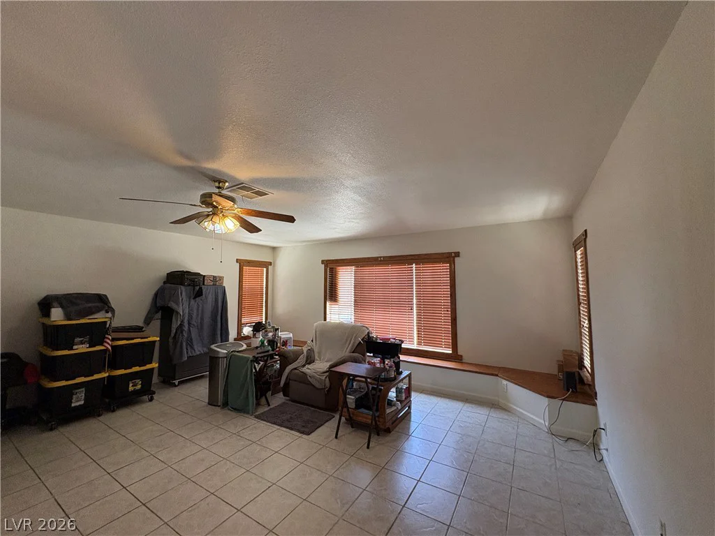 6808 Evanston, Las Vegas, NV 89108