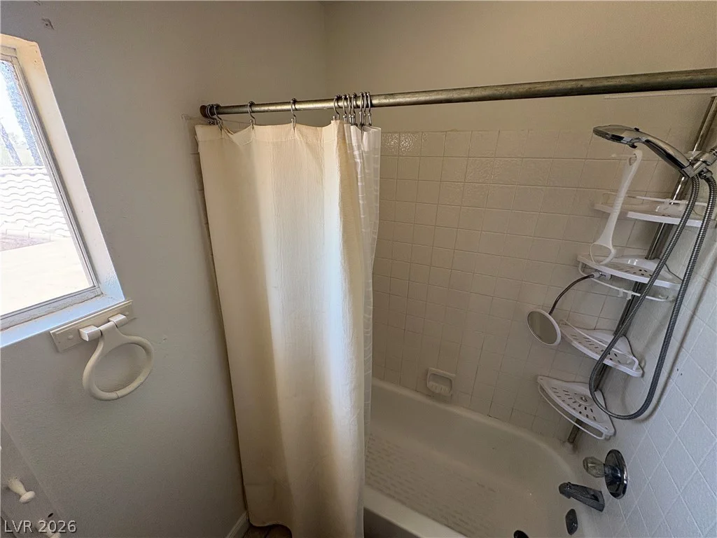 6808 Evanston, Las Vegas, NV 89108