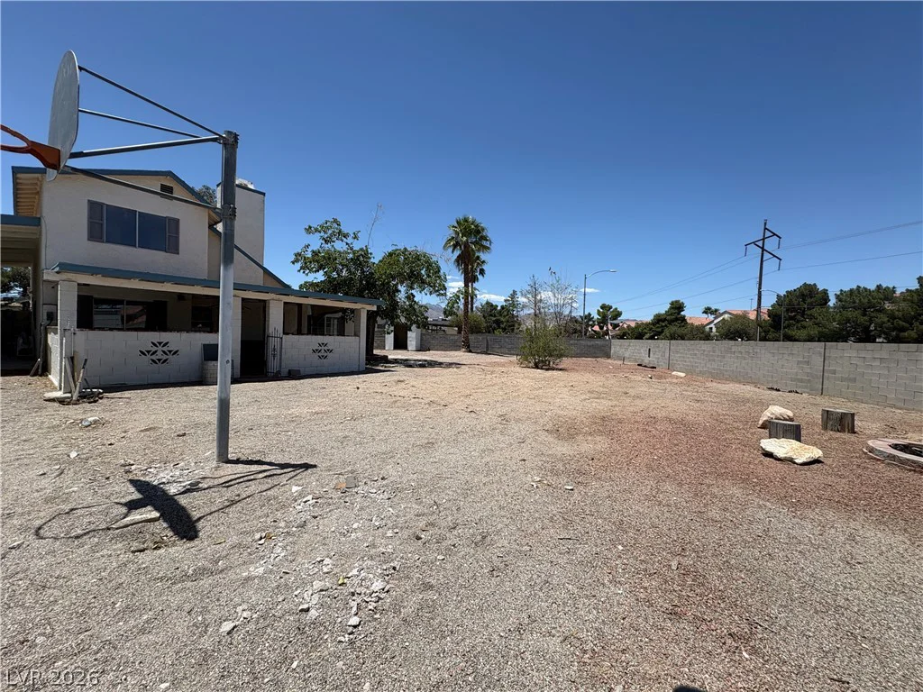 6808 Evanston, Las Vegas, NV 89108