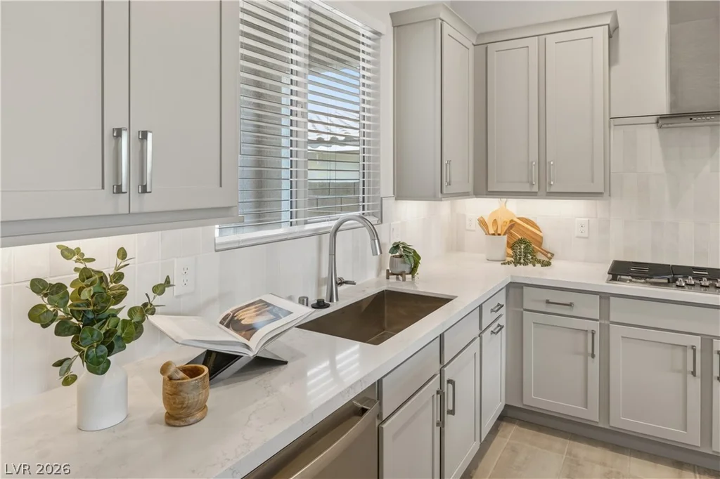 11677 Hatchling, Las Vegas, NV 89138