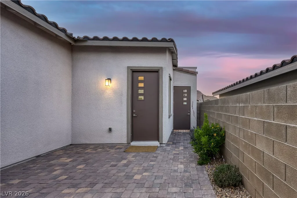 11677 Hatchling, Las Vegas, NV 89138