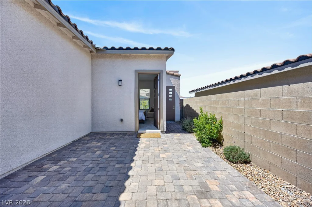 11677 Hatchling, Las Vegas, NV 89138