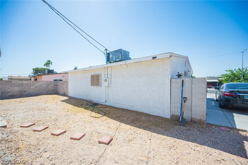 524 Alexander, Las Vegas, NV 89106