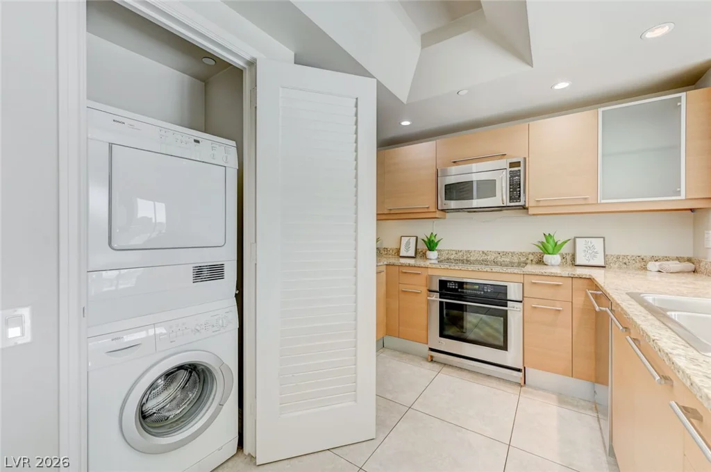 222 Karen, Las Vegas, NV 89109