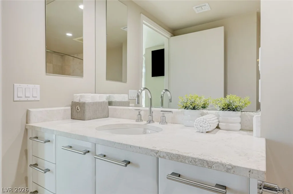 222 Karen, Las Vegas, NV 89109