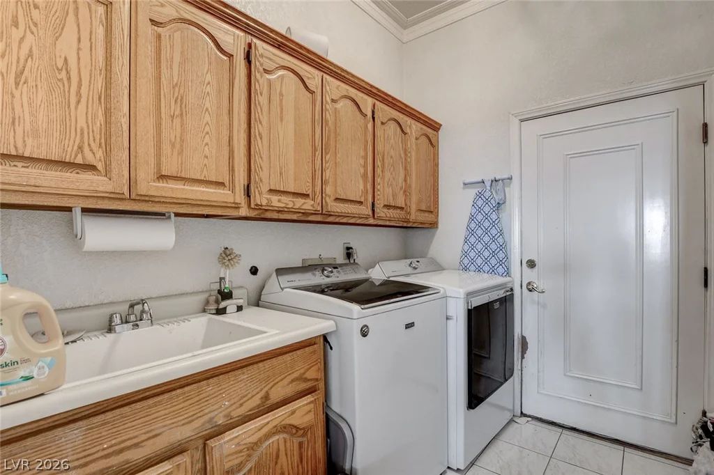 1881 Claudine, Las Vegas, NV 89156
