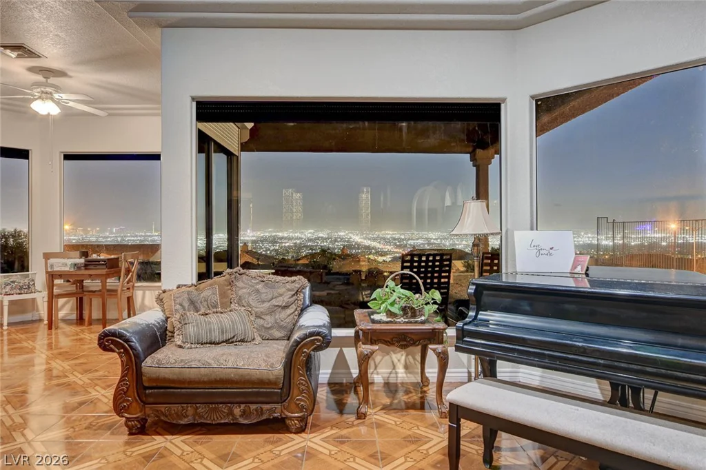1881 Claudine, Las Vegas, NV 89156