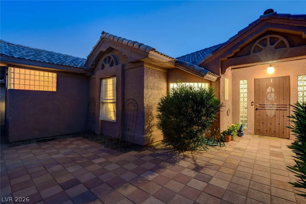 1881 Claudine, Las Vegas, NV 89156