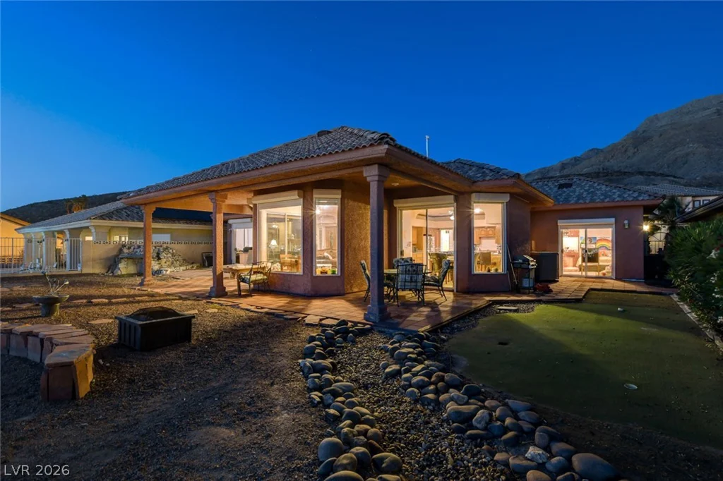 1881 Claudine, Las Vegas, NV 89156