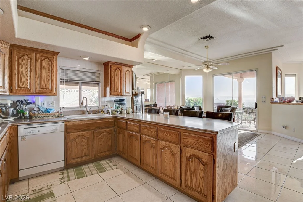 1881 Claudine, Las Vegas, NV 89156