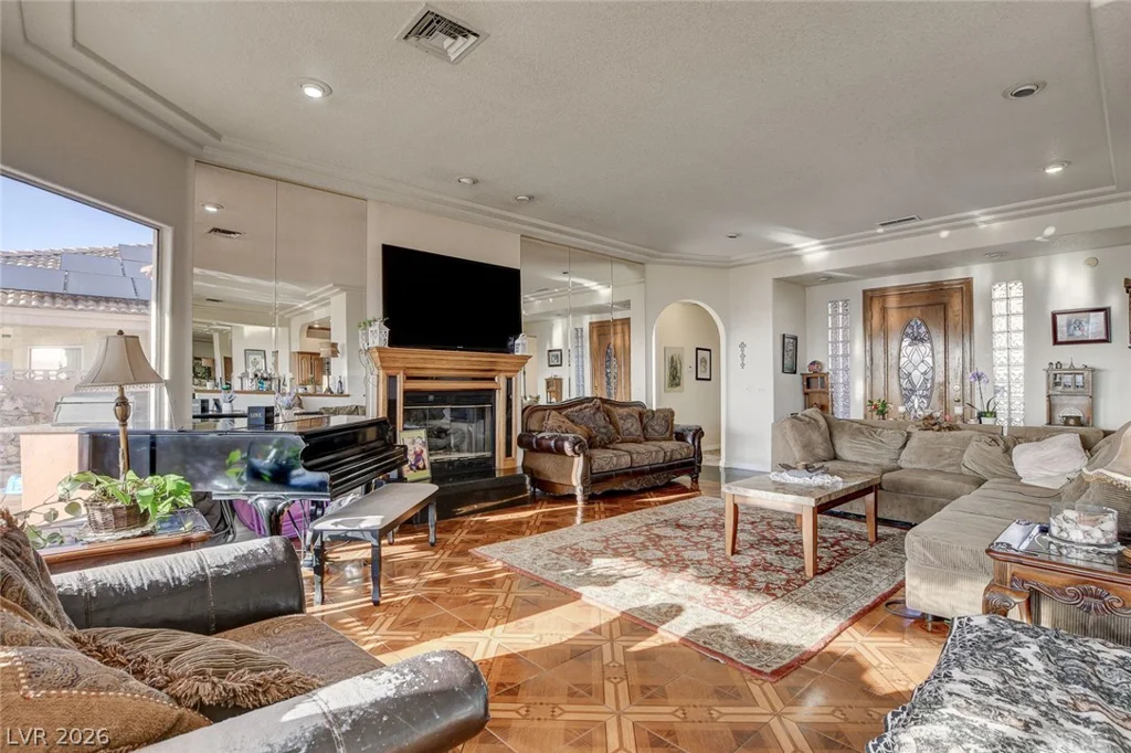 1881 Claudine, Las Vegas, NV 89156