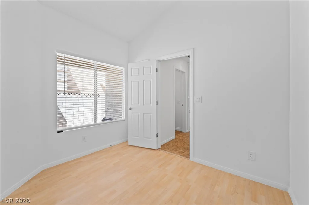 1925 Falcon Ridge, Las Vegas, NV 89142