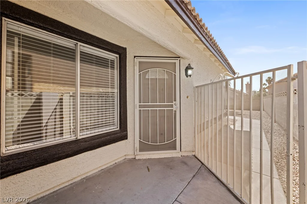1925 Falcon Ridge, Las Vegas, NV 89142