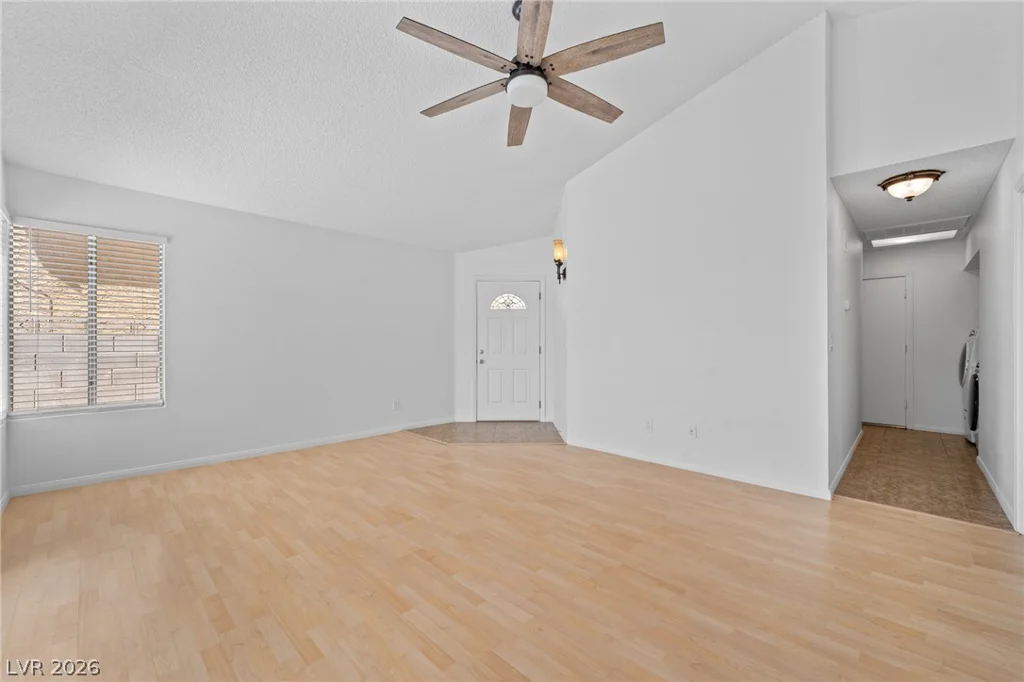 1925 Falcon Ridge, Las Vegas, NV 89142